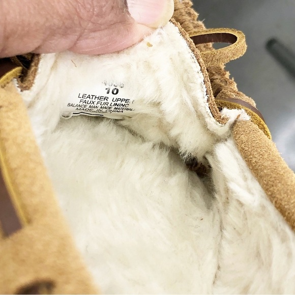 Minnetonka Junior trapper tan suede slippers - Picture 9 of 10